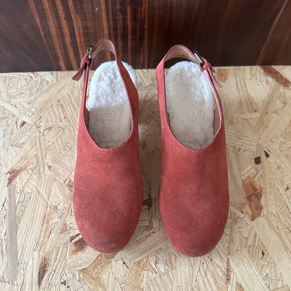 Madewell - Marlo slingback clogs in suede (rust) with shearling - Picture 9 of 9